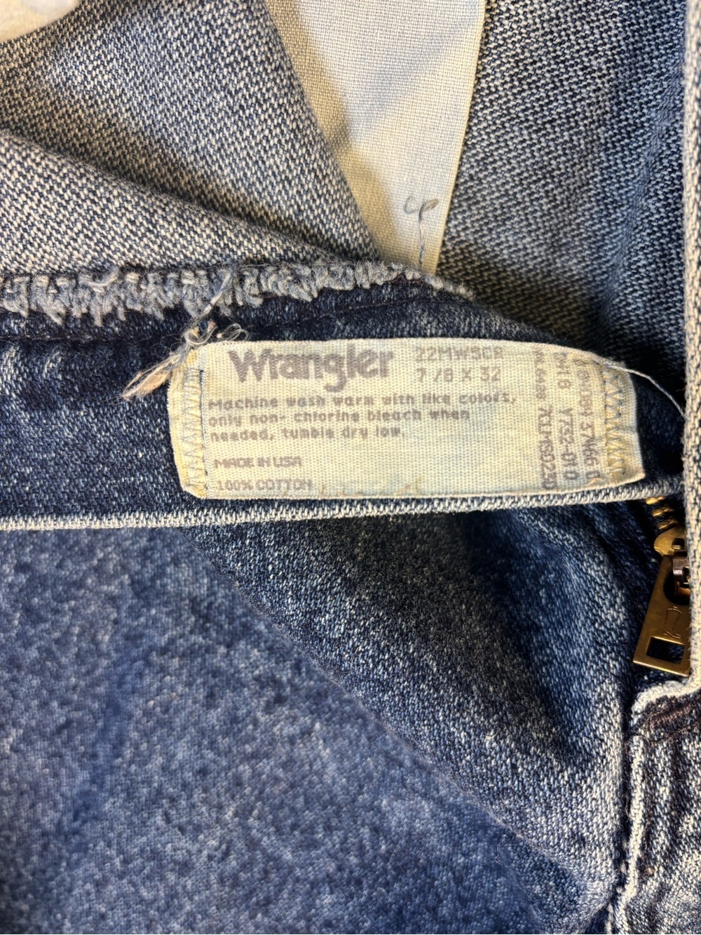 Vintage Wrangler Relaxed Fit Denim Jeans in Medium Blue Size 25/26 - Picture 9 of 12